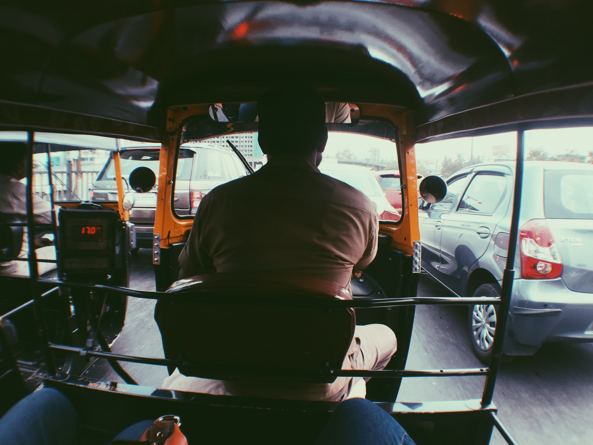 unsplash_tuk-tuk-01.jpg